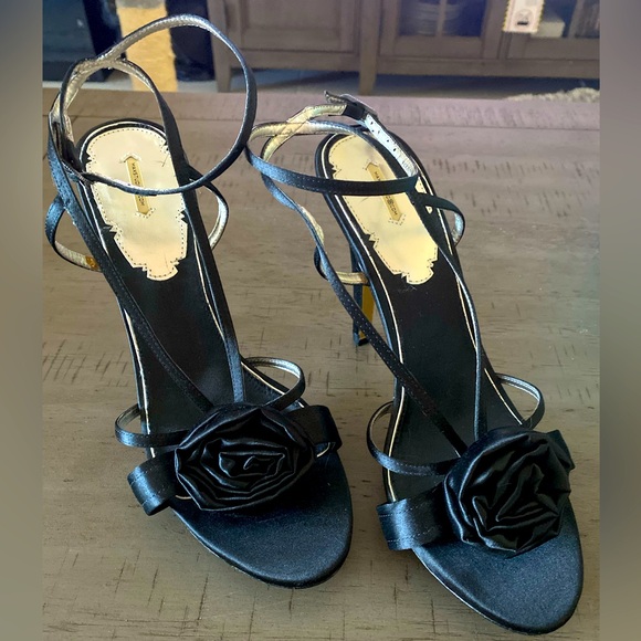 Max Studio Black Rosette Strappy Heeled Sandals - Picture 2 of 6